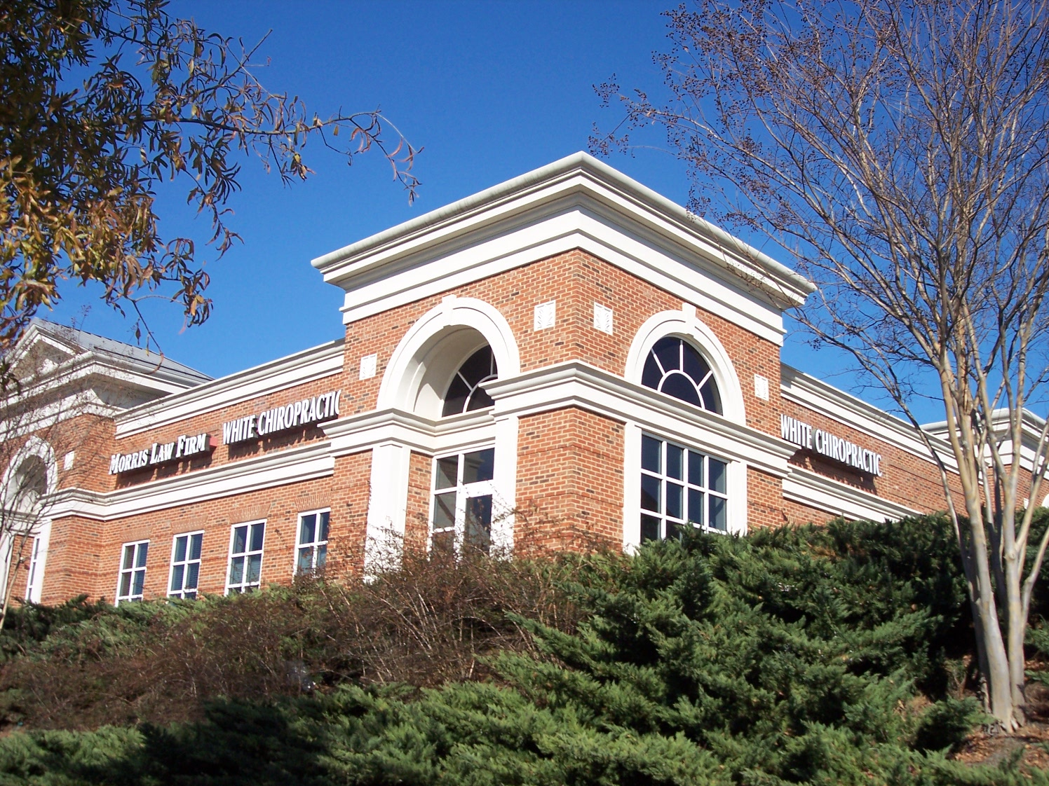 White Chiropractic Office Building where Dr. White sees patients for auto accident injuries, back pain, neck pain, headaches and more